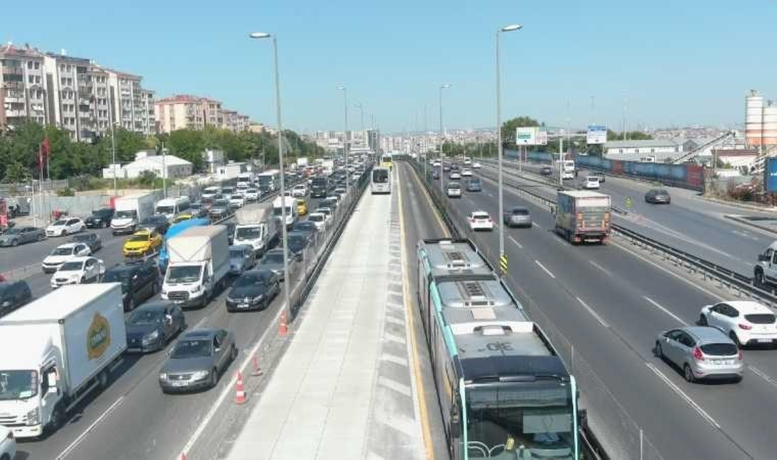 İstanbul’da toplu taşıma zammı ne kadar oldu? Metro, metrobüs, Marmaray ne kadar, kaç TL basıyor? Tam bilet ne kadar oldu?